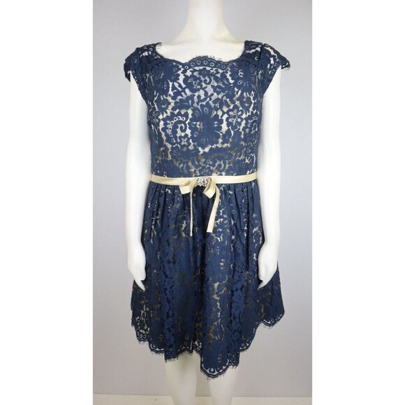 CHRISTINA WU - WOMEN'S NAVY BLUE LACE FIT & FLARE DRESS - SIZE 8 - Picture 3 of 8